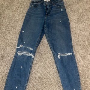 ABERCROMBIE AND FITCH - THE MOM HIGH RISE JEANS - CURVE LOVE